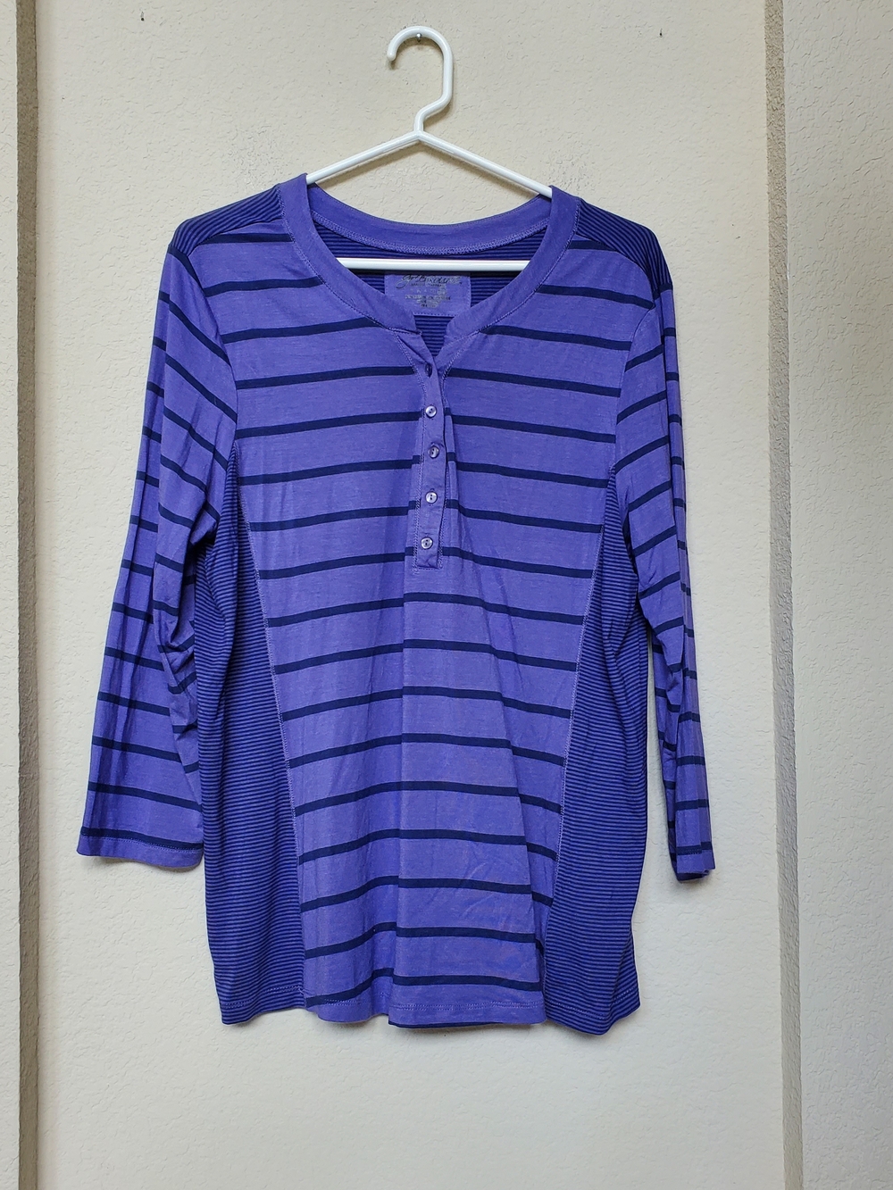 Greensource Striped Henley Tee.  Size 2XL
